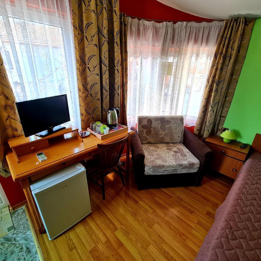 Fema Guest House Balchik Luaran gambar