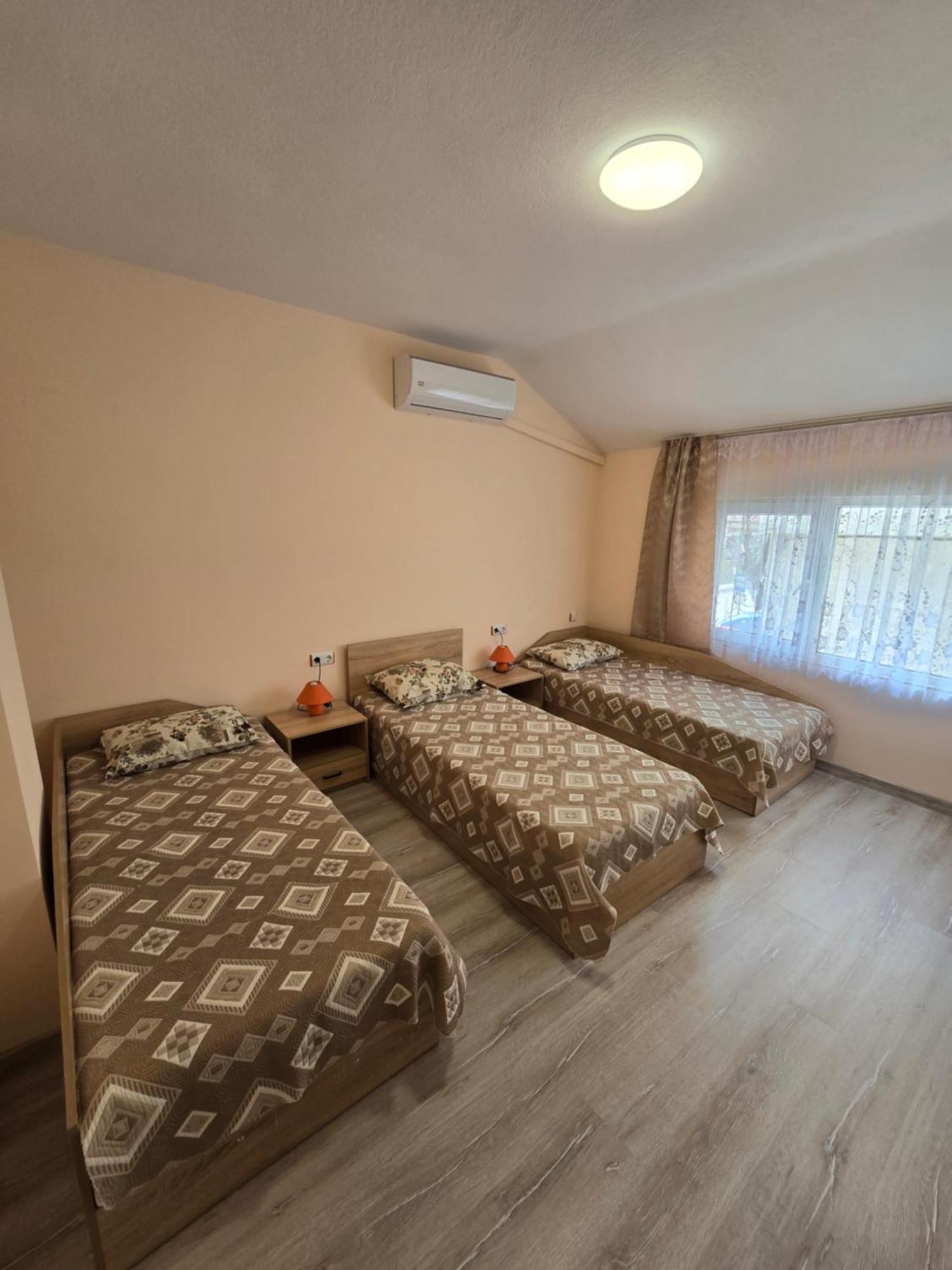 Fema Guest House Balchik Bilik gambar