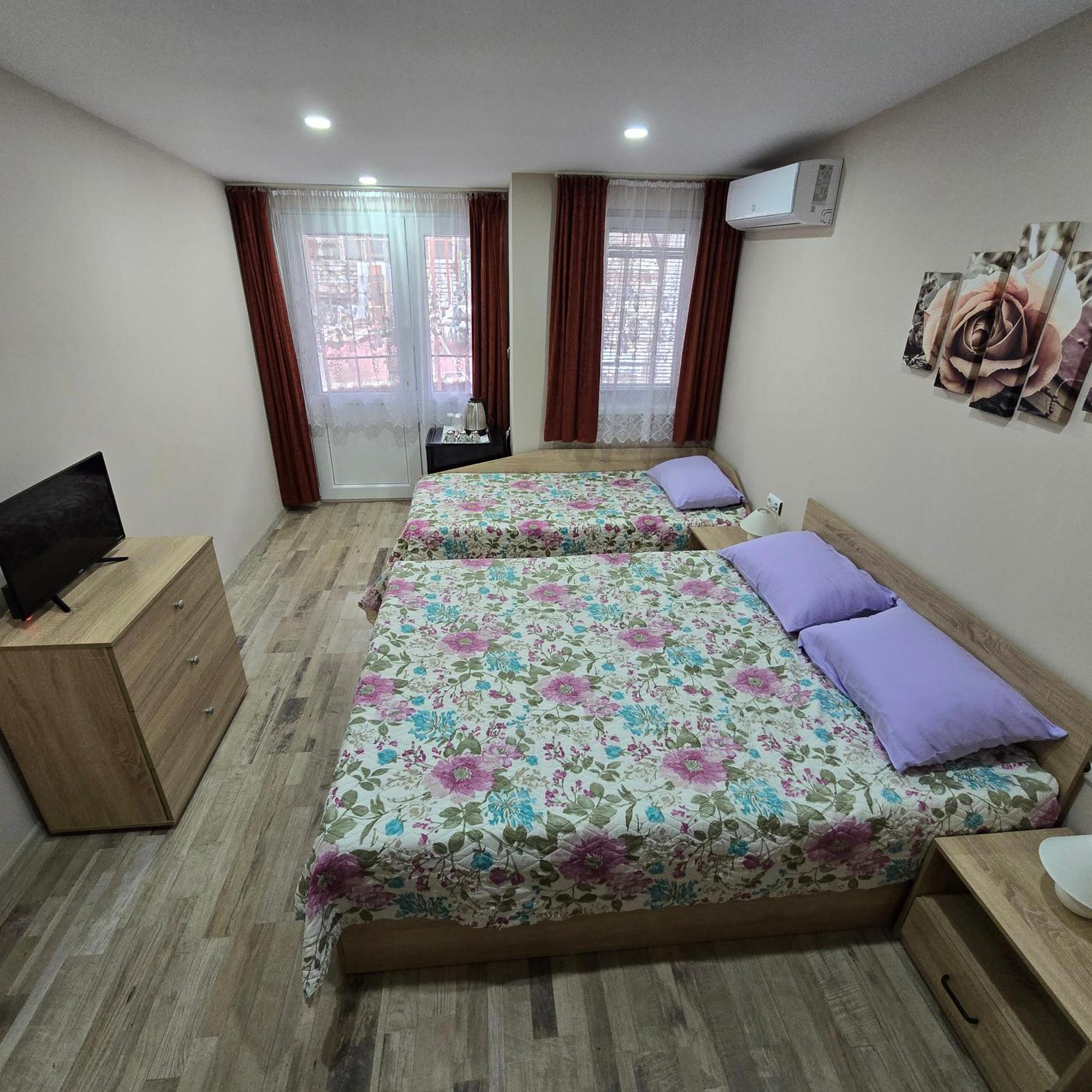 Fema Guest House Balchik Bilik gambar