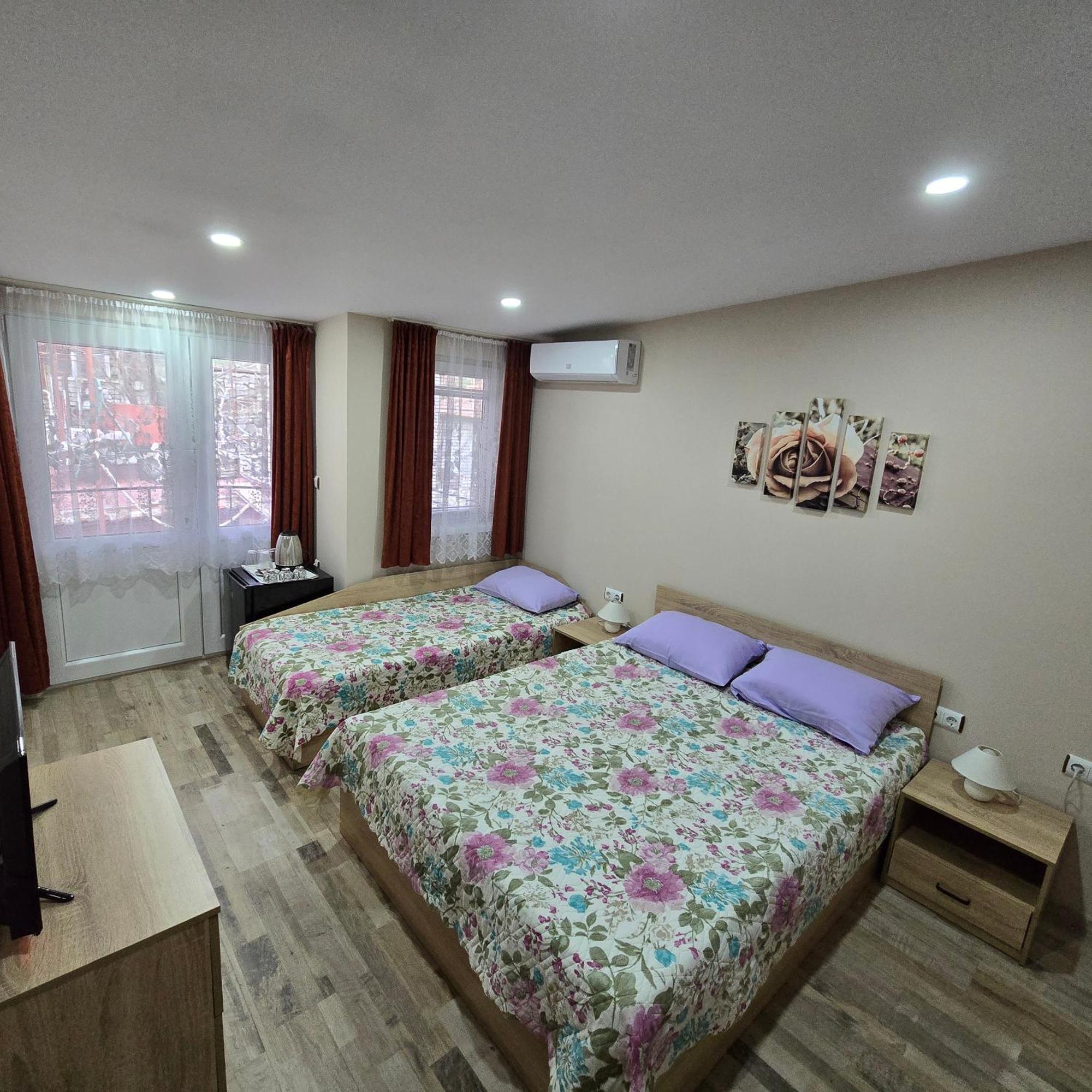 Fema Guest House Balchik Bilik gambar
