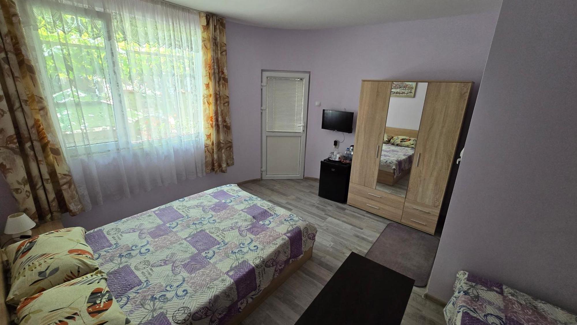 Fema Guest House Balchik Bilik gambar