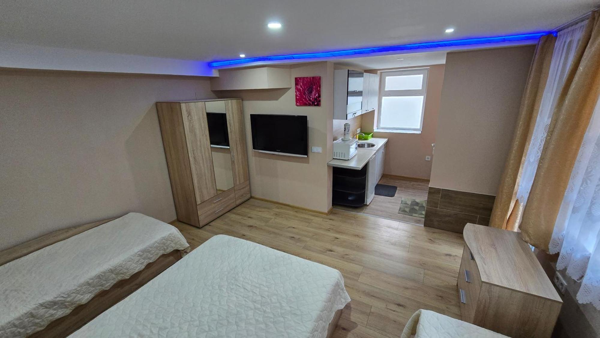 Fema Guest House Balchik Bilik gambar