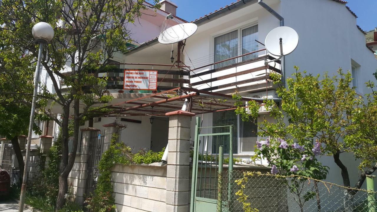 Fema Guest House Balchik Luaran gambar