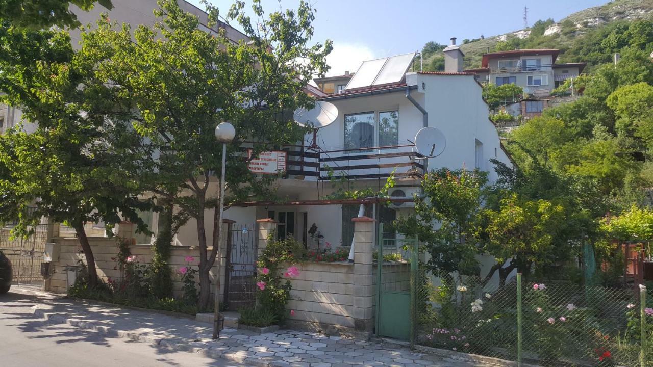 Fema Guest House Balchik Luaran gambar