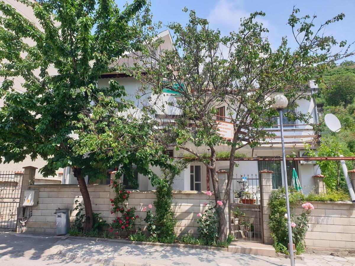 Fema Guest House Balchik Luaran gambar